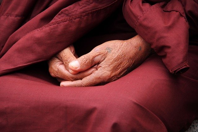 Ngồi thiền niệm Phật là sự kết hợp giữa Thiền và niệm Phật