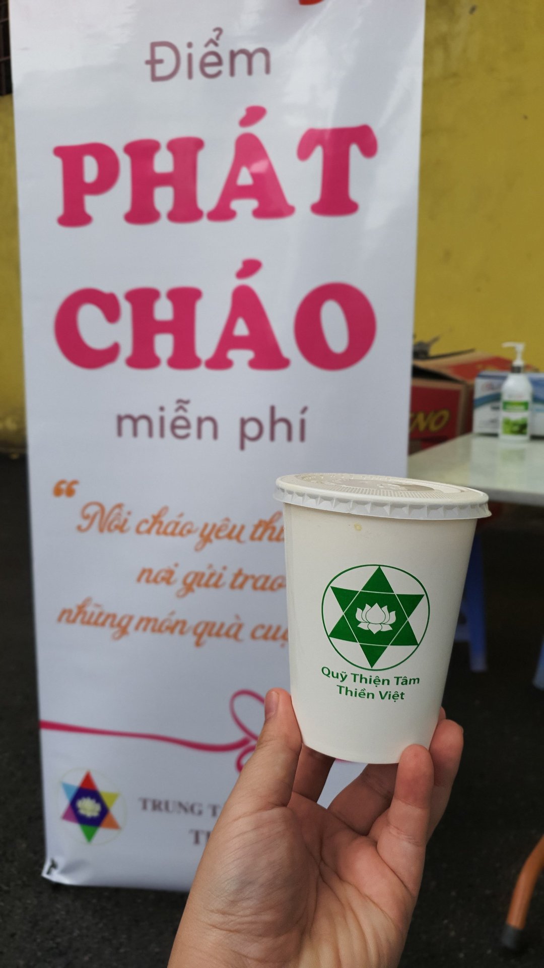 Nồi cháo yêu thương từ thứ 2 đến chủ nhật