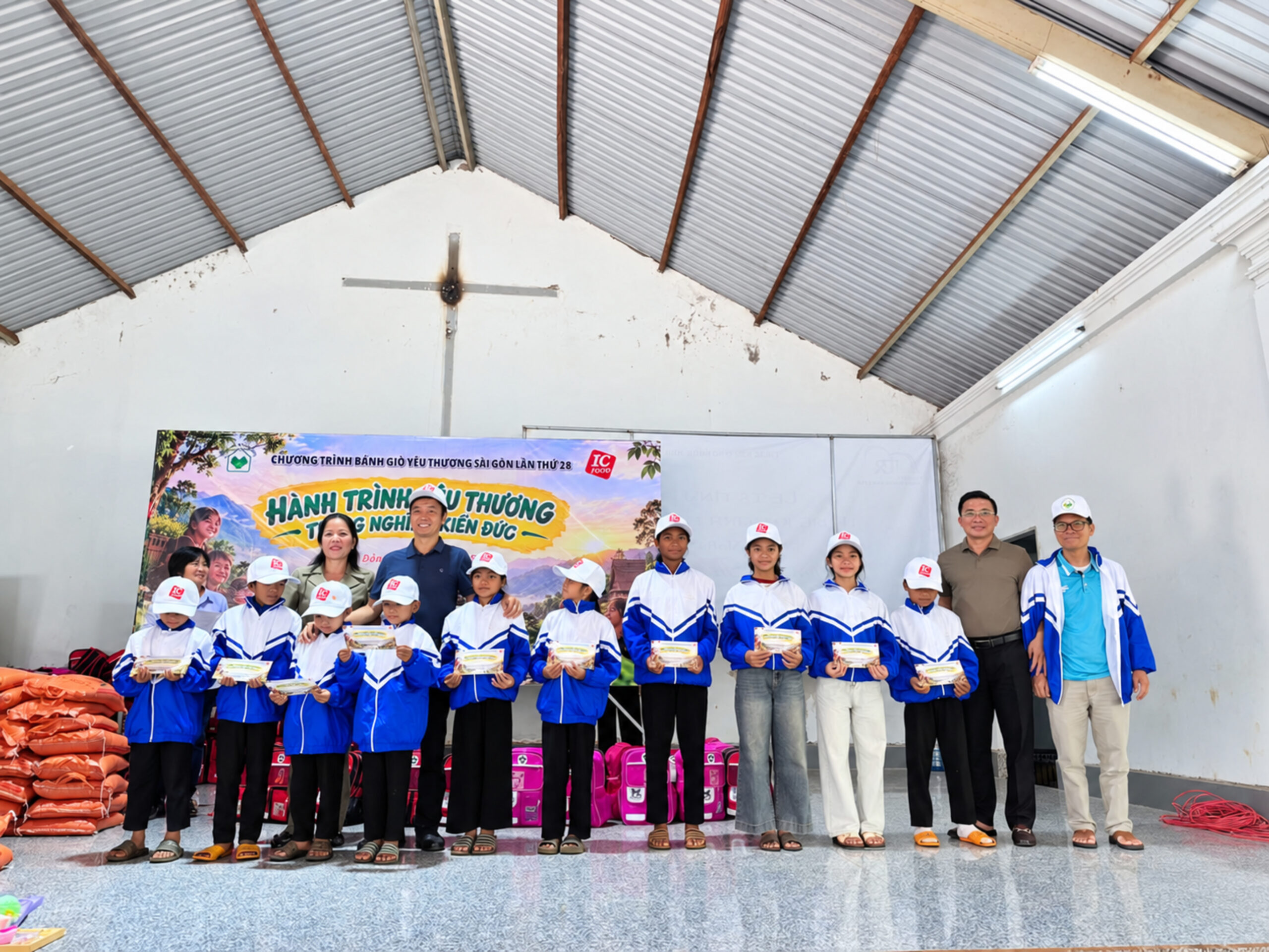 Thiền Việt Sài Gòn đồng hành chương trình thiện nguyện Quý III cùng CLB Bánh Giò Yêu Thương 3 Thiền Việt Sài Gòn đồng hành chương trình thiện nguyện Quý III cùng CLB Bánh Giò Yêu Thương